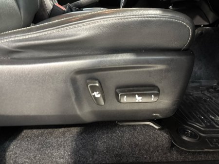 2020 Toyota Hilux DCAB INVINCIBLE AUTO €40,500 thumbnail