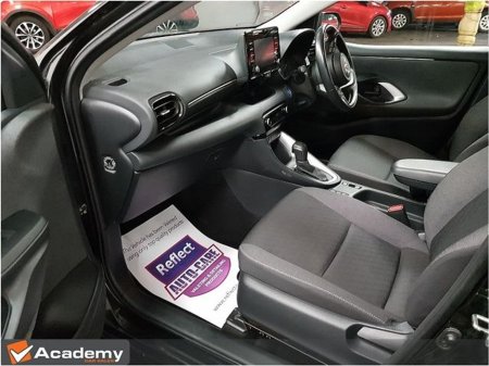 2022 Toyota Yaris Hybrid Luna 4DR Auto €19,490 thumbnail