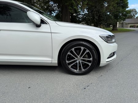 2016 Volkswagen Passat - thumbnail 15