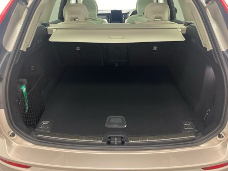 2026 Volvo XC60 - thumbnail 7