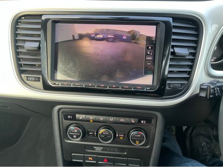 2015 Volkswagen Beetle - thumbnail 18