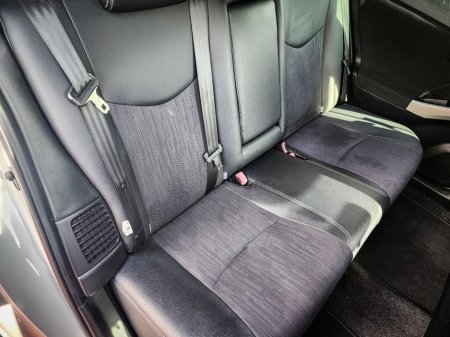 2015 Toyota Prius - thumbnail 31