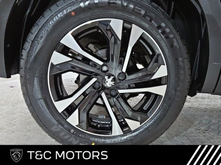 2023 Peugeot 2008 Automatic - Heated Seats - Reversing Camera & Sensors, 18" Diamond Cut Alloy Wheels, Cruise Control, Apple Car Play/Android Auto €27,995 thumbnail