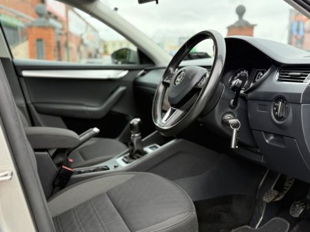 2017 Skoda Octavia - thumbnail 15