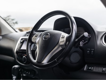 2019 Nissan Navara 2.3 DSL LE CVT LEATHER DOUB DOUBLE CAB €16,250 thumbnail