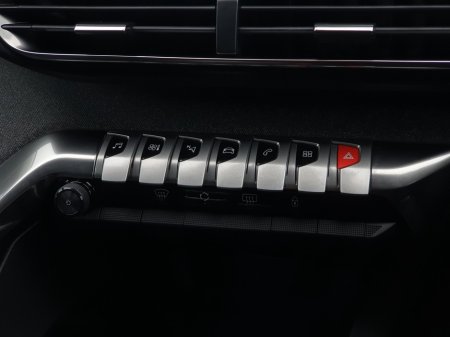 2020 Peugeot 3008 - thumbnail 18