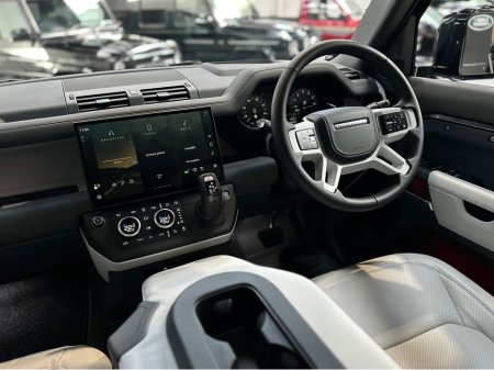 2026 Land Rover Defender - thumbnail 24
