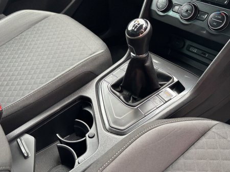 2017 Volkswagen Tiguan - thumbnail 8