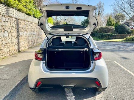 2022 Toyota Yaris - thumbnail 13