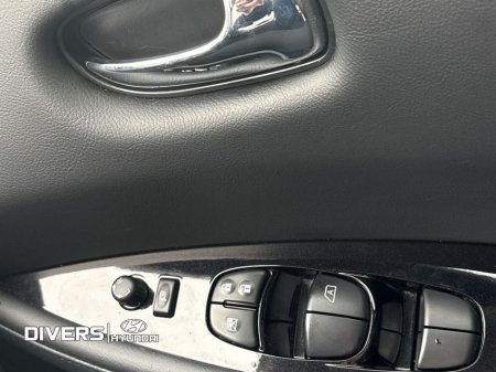 2017 Nissan Leaf - thumbnail 23