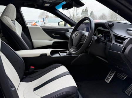 2024 Lexus ES 300 H F SPORT ES 300H 4DR AUTO €48,950 thumbnail