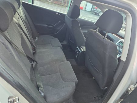 2010 Volkswagen Passat 1.6 TDI BLUEMOTION COMFORTLINE €3,950 thumbnail