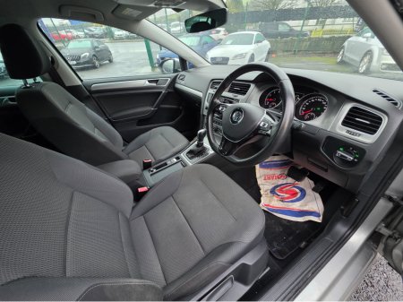 2017 Volkswagen Golf 1.2 TSI CARPLAY - ANDROID AUTO -  LANE ASSIST - PRIVACY GLASS  - REV CAMERA - LOW TAX BAND €15,950 thumbnail