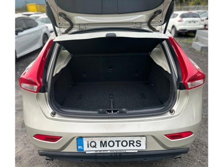 2016 Volvo V40 Cross Country 2.0L Diesel Automatic (9040) €13,495 thumbnail