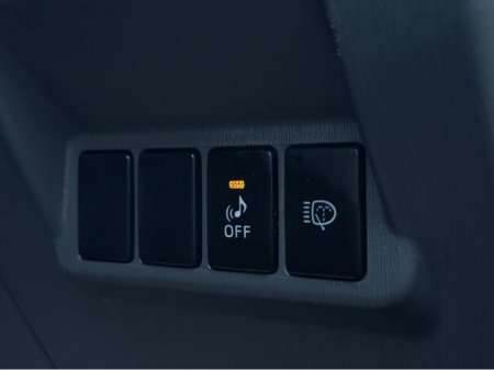 2014 Toyota Prius Alpha - thumbnail 14