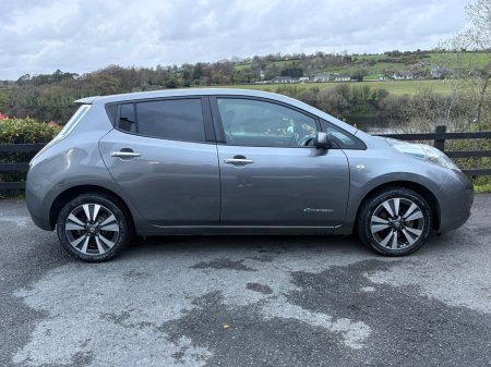 2015 Nissan Leaf - view 3