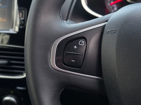 2017 Renault Clio 1.2 16V 75 DYNAMIQUE NAV €9,995 thumbnail