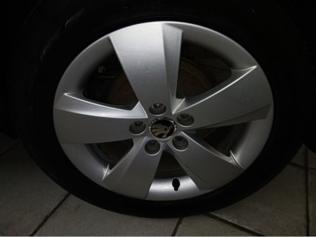 2017 Skoda Fabia - thumbnail 5