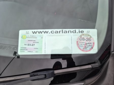 2017 Toyota Corolla - thumbnail 9