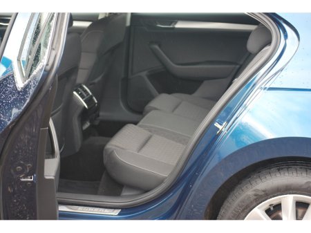 2023 Skoda Superb - thumbnail 8