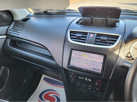 2016 Suzuki Swift - thumbnail 18