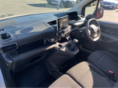 2024 Peugeot Partner - thumbnail 17