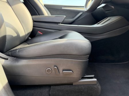 2023 Tesla Model Y - thumbnail 14