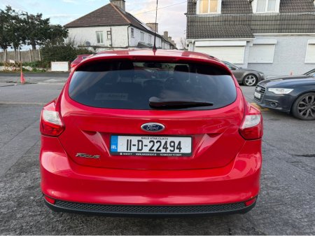 2011 Ford Focus - thumbnail 9