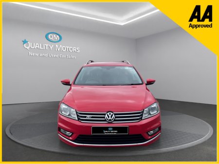 2015 Volkswagen Passat - view 2