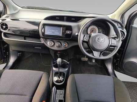 2018 Toyota Vitz - thumbnail 12