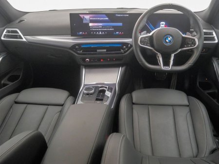 2025 BMW 3 Series - thumbnail 4