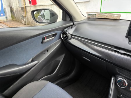 2015 Mazda Demio - thumbnail 18