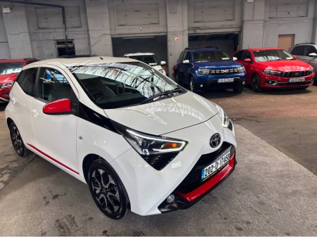 2020 Toyota Aygo 1.0 XPLAY SPHONE 4DR €9,750 thumbnail