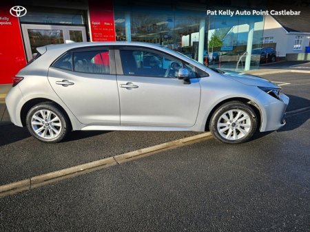 2024 Toyota Corolla COROLLA HYBRID LUNA H/B €29,900 thumbnail