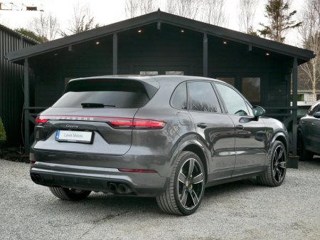 2020 Porsche Cayenne 3.0 V6 E-HYBRID 4WD AUTO €59,950 thumbnail