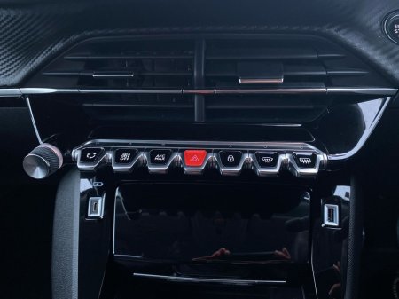 2022 Peugeot 2008 - thumbnail 18