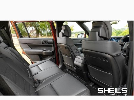 2025 Hyundai Santa Fe 1.6 PHEV 4WD Premium thumbnail