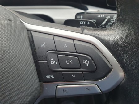 2023 Volkswagen Golf 1.0 eTSI MHE MHEV 110HP €24,995 thumbnail