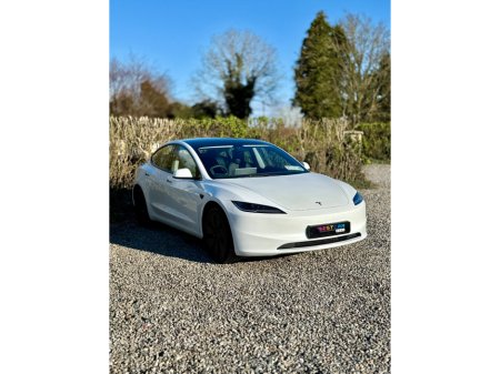 2025 Tesla Model 3 - thumbnail 2