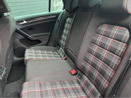 2014 Volkswagen Golf - thumbnail 13