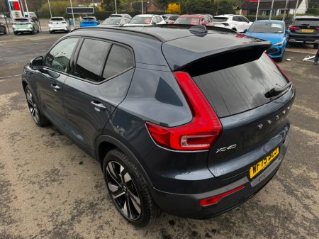 2025 Volvo XC40 - thumbnail 9