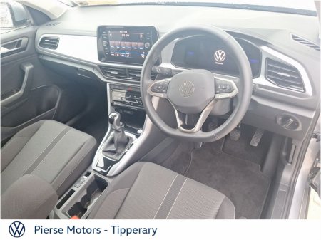 2025 Volkswagen T-Roc - thumbnail 2