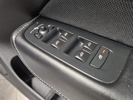 2021 Volvo XC60 - thumbnail 9