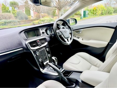 2017 Volvo V40 - thumbnail 17