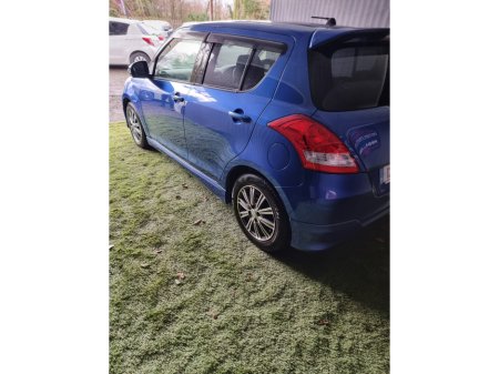 2012 Suzuki Swift - thumbnail 4