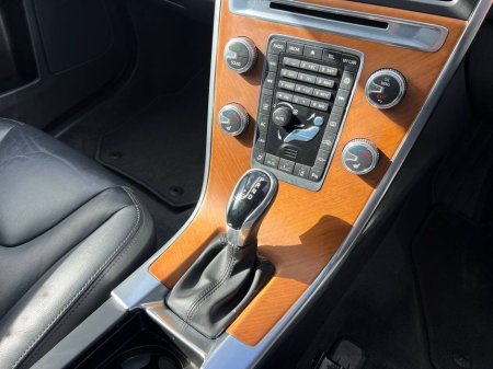 2017 Volvo XC60 - thumbnail 13