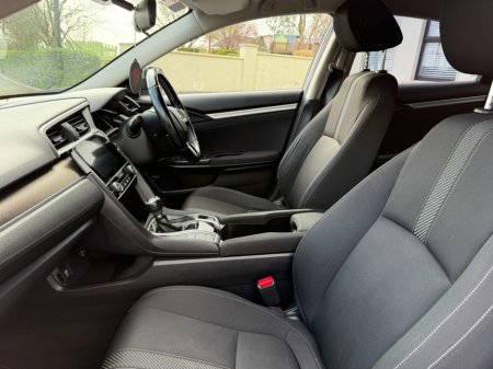 2019 Honda Civic - thumbnail 17