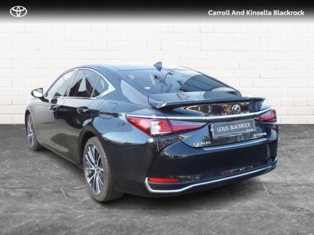 2023 Lexus ES 300 H Hybrid Dynamic €46,950 thumbnail