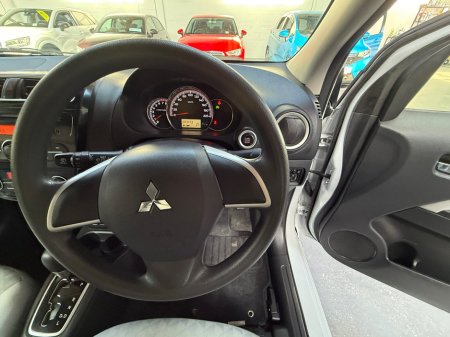 2020 Mitsubishi Mirage - thumbnail 10