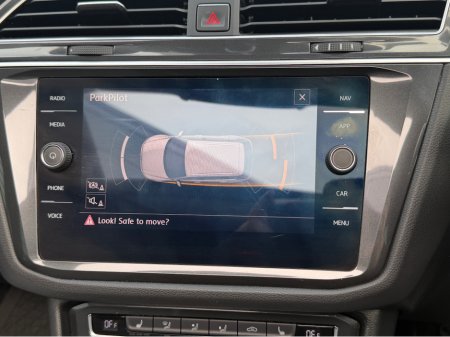 2018 Volkswagen Tiguan - thumbnail 19